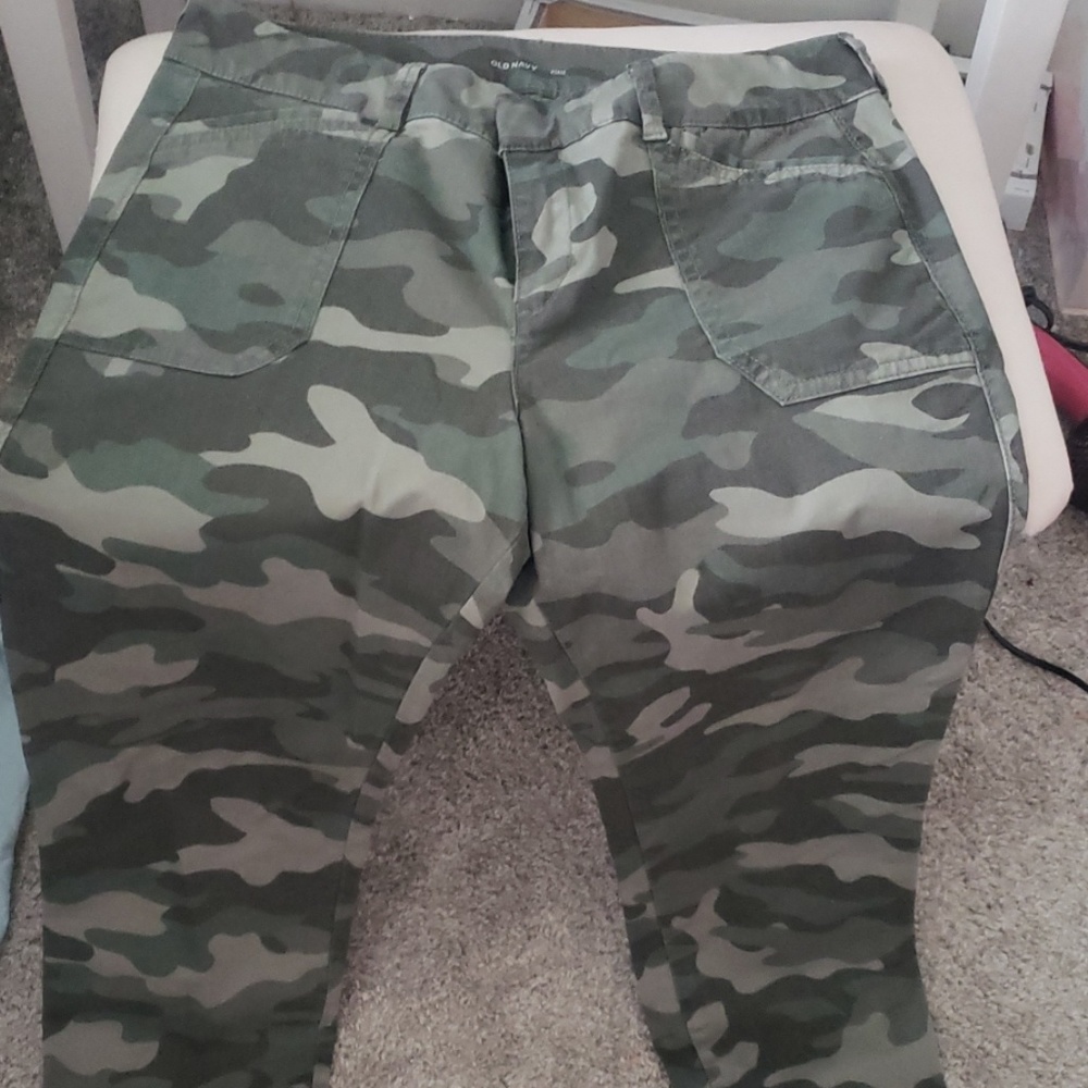 Old navy camo pants